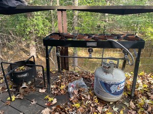 lot 299 image: Working Outdoor Bayou Classic Triple Burner Propane Stove wTank