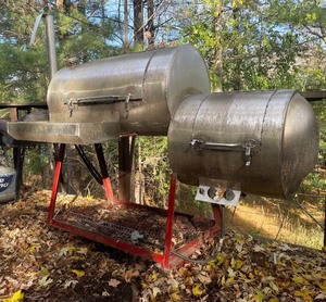 lot 303 image: Large Heavy Duty Smoker