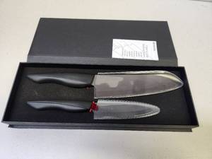 lot 327 image: 2 Unused KYOCERA Chefs Knives
