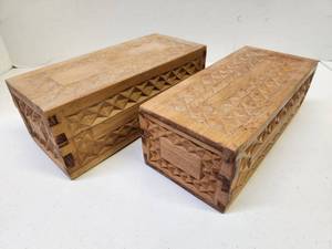 lot 339 image: Pair of Hand Carved & Dovetailed Folk Art Wood Boxes