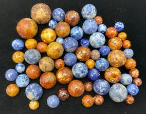 lot 22 image: Vintage Bennington Marbles