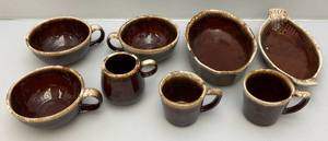 lot 90 image: Vintage McCoy Brown Drip Pottery Items