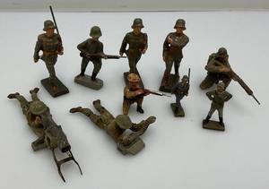 lot 107 image: 1930s  Composition Soldiers Including Lineol & More 2 34