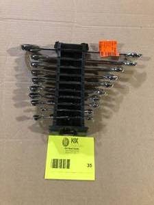 lot 35 image: Husky Ratcheting SAE Combination Wrench Set (11-Piece)   Customer Returns See Pictures