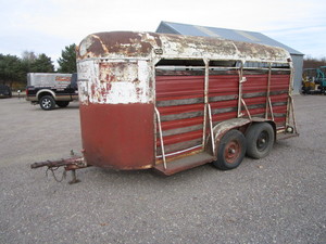 lot 6 image: 1971 Hale 14 Stock Trailer