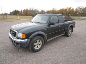 lot 3 image: 2003 Ford Ranger 4X4