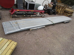 lot 8 image: 25pcs Corrugated Steel 18