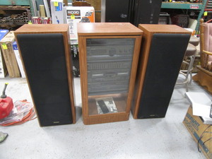 lot 21 image: Technics Stereo System