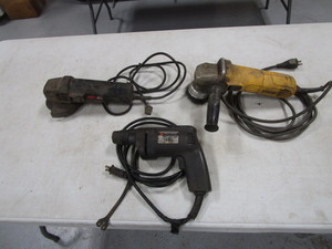 lot 48 image: Angle Grinders & 38 Drill
