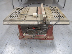 lot 61 image: 10 Table Saw