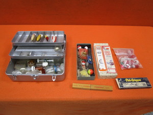 lot 70 image: Vintage Tackle Box & Fishing Items