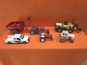lot 83 image: Misc. Farm Toys