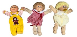 lot 13 image: LOT OF 3 VINTAGE CABBAGE PATCH DOLLS