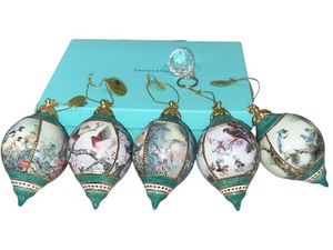 lot 43 image: Set of 5 Gentle Refrain Lena Liu Bird Ornaments - 1999 Bradford Editions, 4.5x3.2