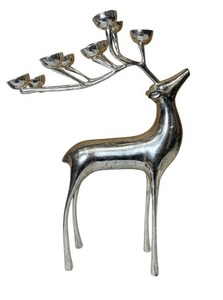 lot 48 image: Vintage Silver-Plated Reindeer Candelabra Holder with 9-Cup Antlers, 14 x 20 x 6