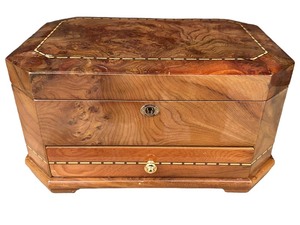 lot 108 image: Polished Octagonal Tizo Burl Wood Jewelry Box, Suede-Lined, Drawers & Key, 15