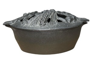 lot 34 image: Vintage John Wright Cast Iron Baking Pan  13 x 9 x 6