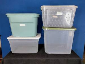 4 Storage Containers 95 Quart and 58 Quart