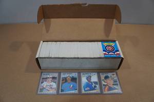 lot 23 image: 1989 Fleer Baseball Card Set - Fk Face, Rookies