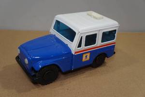 lot 102 image: Vintage Postal Sevice Truck Coin Bank