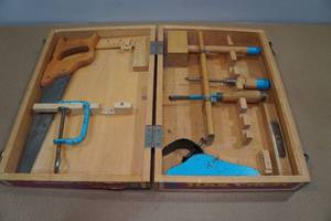 lot 139 image: Vintage Handy Andy Tool Chest