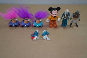 lot 144 image: Assorted Vintage Toys