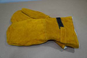 lot 161 image: Hand Armor Cowhide Snowmobile Mittens -XL
