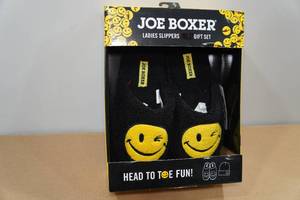 lot 198 image: Joe Boxer Ladies Slipper Gift Set -Slipper Size 6-7