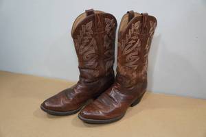 lot 199 image: Twisted X Leather Western Style Boots -Size 10.5