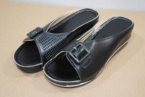 lot 234 image: Taos Shoe Co Open Toe Shoes -Size 9.5