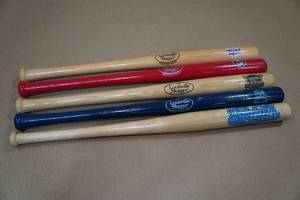 lot 245 image: 5 Mini Bats