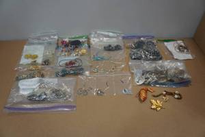 lot 271 image: Assorted Jewelry -Necklaces, Earrings, Bracelets