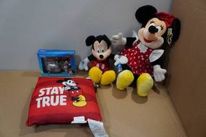 lot 285 image: Assorted Mickey Mouse Collectables