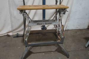lot 6 image: Black and Decker work bench