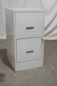 lot 37 image: 2 drawer file cabinet with keys