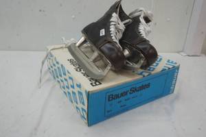 lot 69 image: Bauer hockey skates size 10