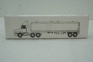 lot 81 image: vintage Ertl semi