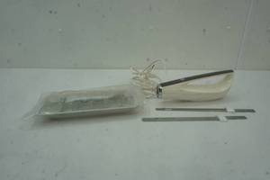 lot 90 image: Electric Knife and Vintage Westinghouse Ice Tray