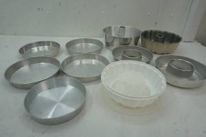 lot 92 image: bakeware