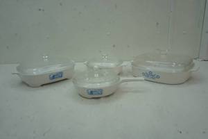 lot 100 image: Corningware Casserole Set