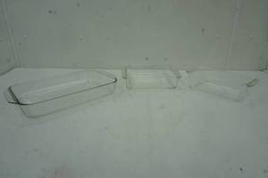 lot 105 image: Pyrex bakeware