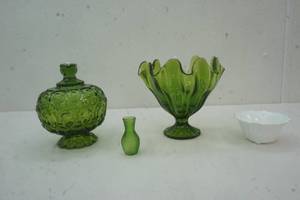 lot 108 image: Green and Milk Glass Compote and Fruit Dish
