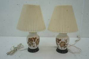 lot 125 image: 2 table lamps 15 tall
