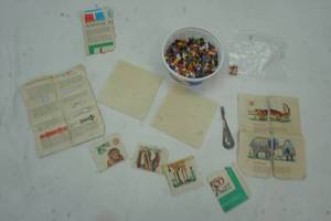 lot 133 image: Vintage Tupperware Snappish Tupperware Toys