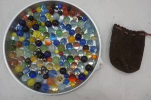 lot 134 image: Vintage Marbles Glass and Steelies, with leather pouch