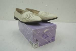 lot 138 image: NEW Twist and Flex Womens Size 9w Ivory Pleated A-Line