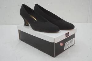 lot 148 image: PM Collection Black Dress Shoe womens size 10 slightly used