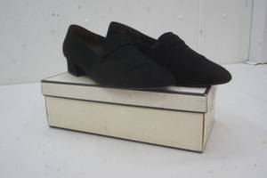 lot 158 image: LifeStride Black Suede Womens size 10