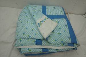 lot 175 image: Homemade Quilt Blue Flowered Print 92x76
