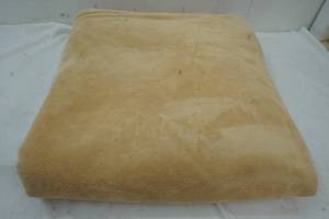 lot 178 image: Blanket 90x90